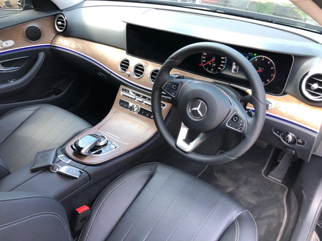 setir Mercedes Benz e250 di Bali